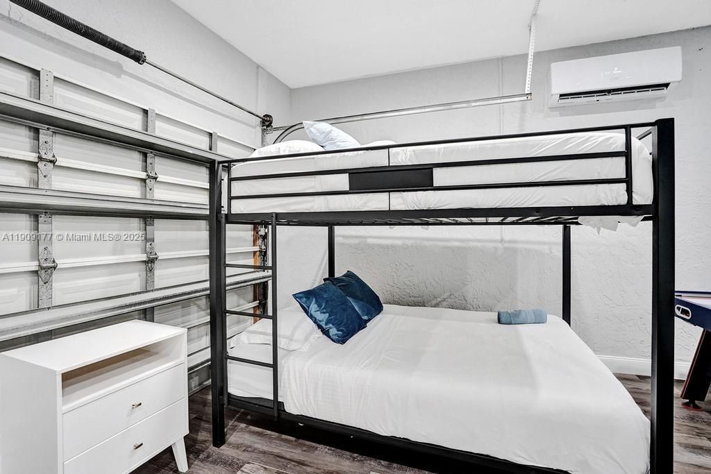 En Venta: $1,750,000 (5 camas, 3 baños, 2614 Pies cuadrados)