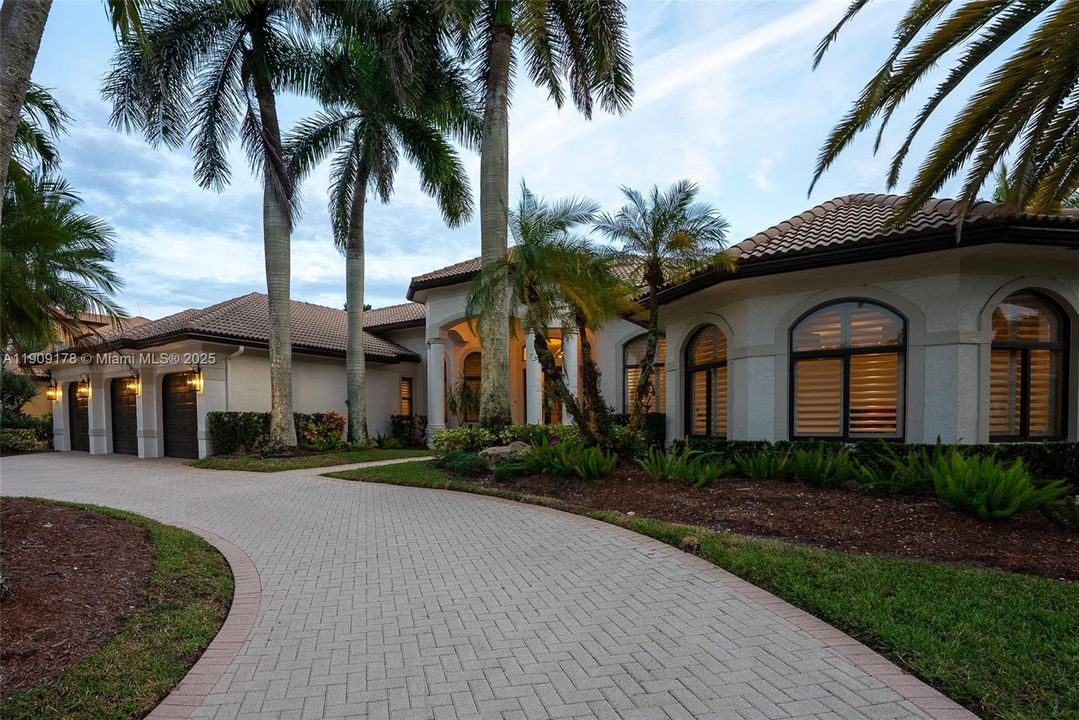 For Sale: $2,570,000 (5 beds, 4 baths, 4377 Square Feet)