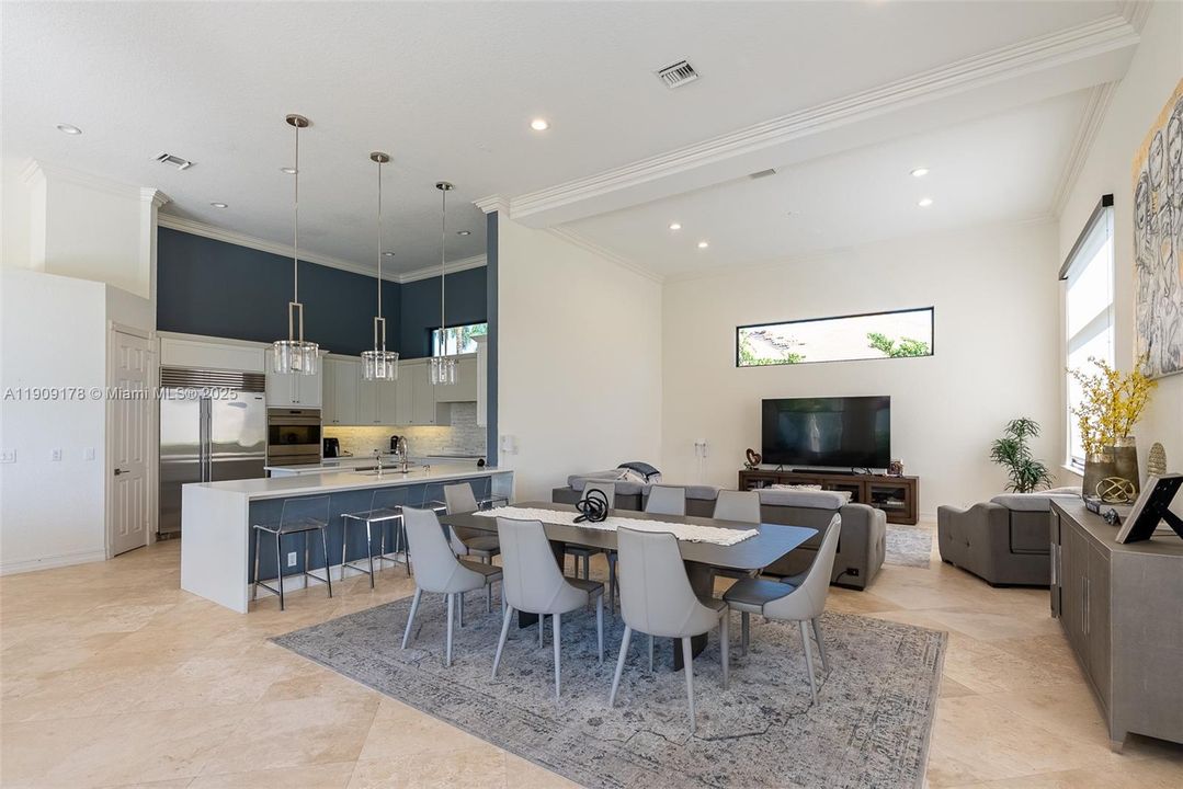 For Sale: $2,570,000 (5 beds, 4 baths, 4377 Square Feet)