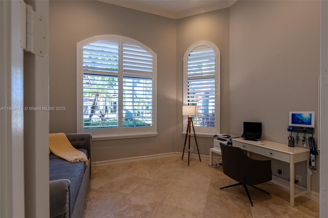 For Sale: $2,570,000 (5 beds, 4 baths, 4377 Square Feet)