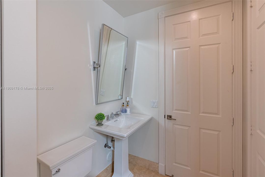 For Sale: $2,570,000 (5 beds, 4 baths, 4377 Square Feet)