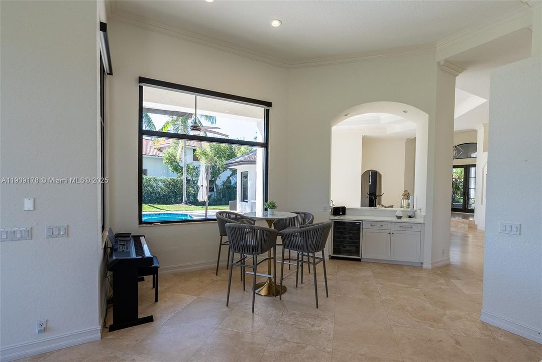 For Sale: $2,570,000 (5 beds, 4 baths, 4377 Square Feet)