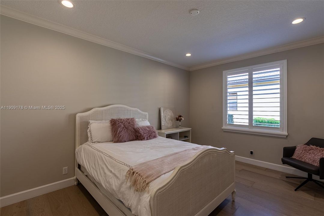 For Sale: $2,570,000 (5 beds, 4 baths, 4377 Square Feet)