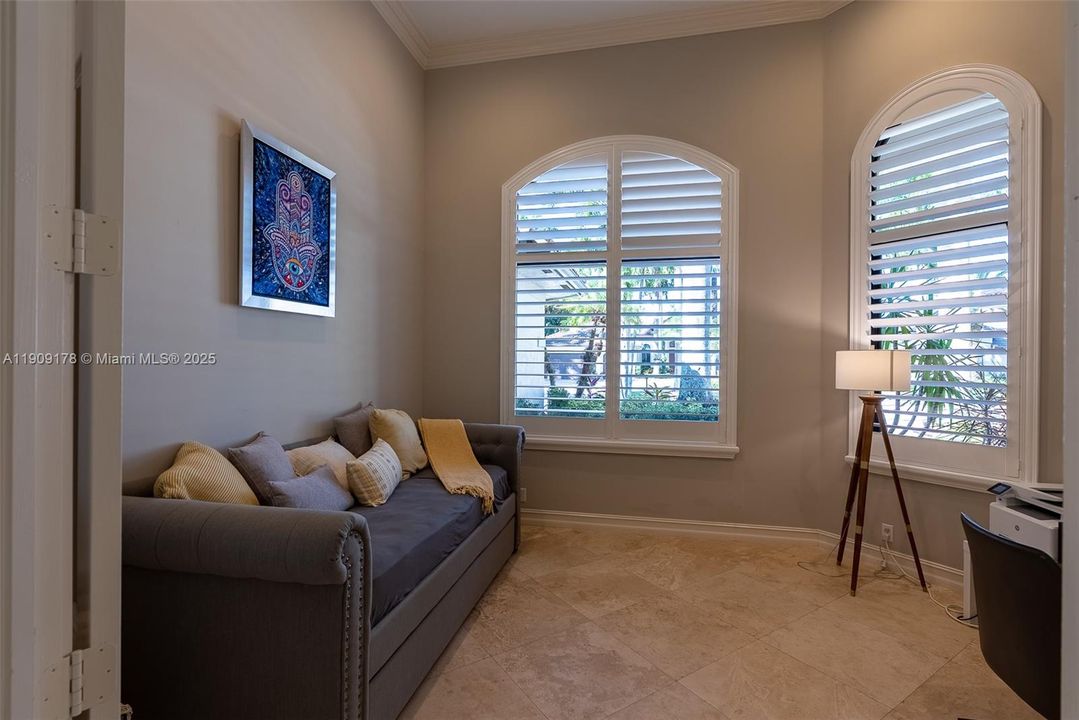 For Sale: $2,570,000 (5 beds, 4 baths, 4377 Square Feet)