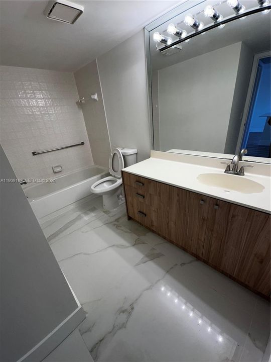 For Sale: $209,500 (2 beds, 2 baths, 1370 Square Feet)