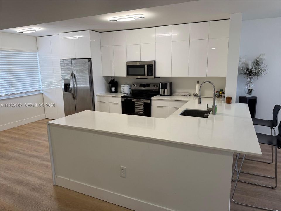 For Sale: $209,500 (2 beds, 2 baths, 1370 Square Feet)