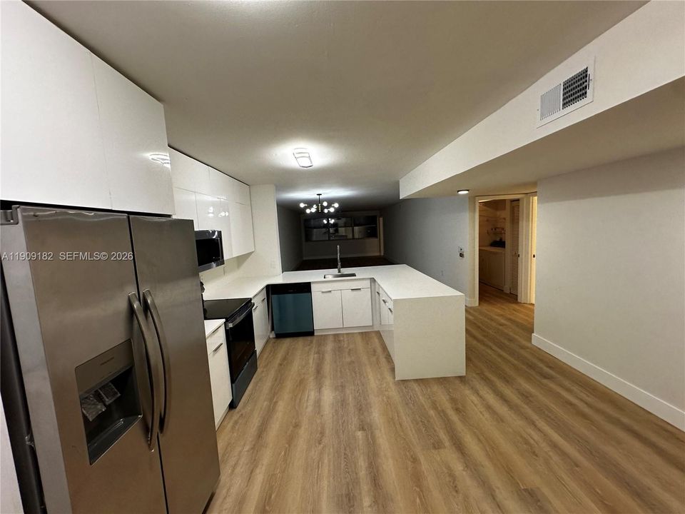 For Sale: $209,500 (2 beds, 2 baths, 1370 Square Feet)