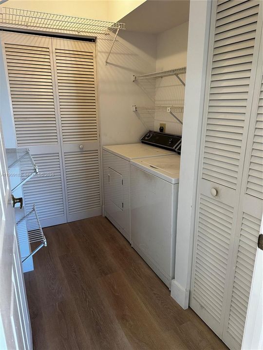 For Sale: $209,500 (2 beds, 2 baths, 1370 Square Feet)