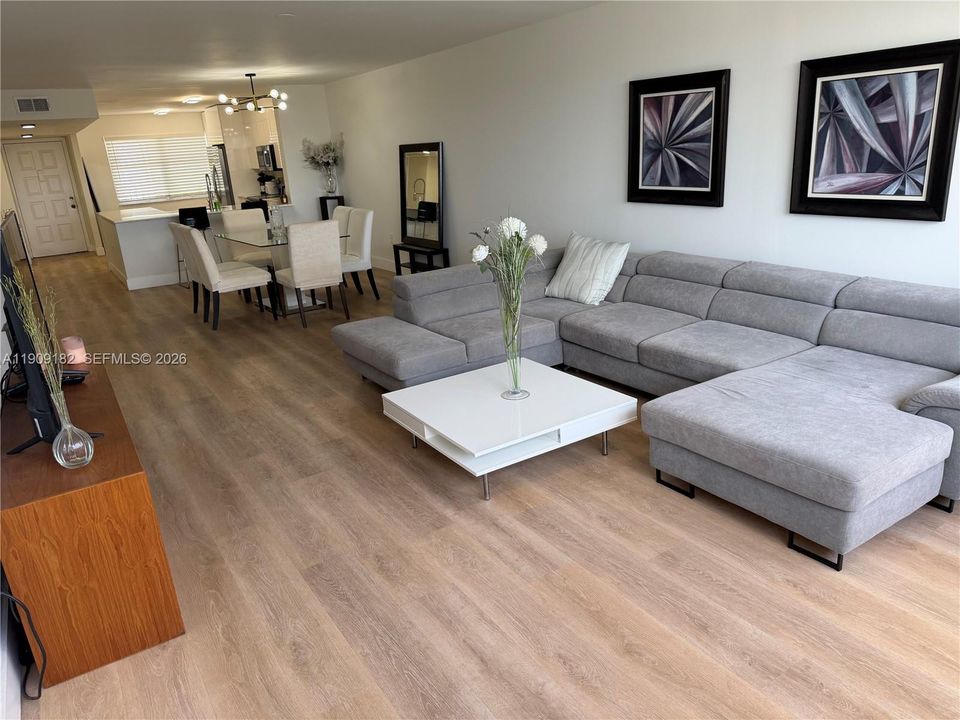 For Sale: $209,500 (2 beds, 2 baths, 1370 Square Feet)