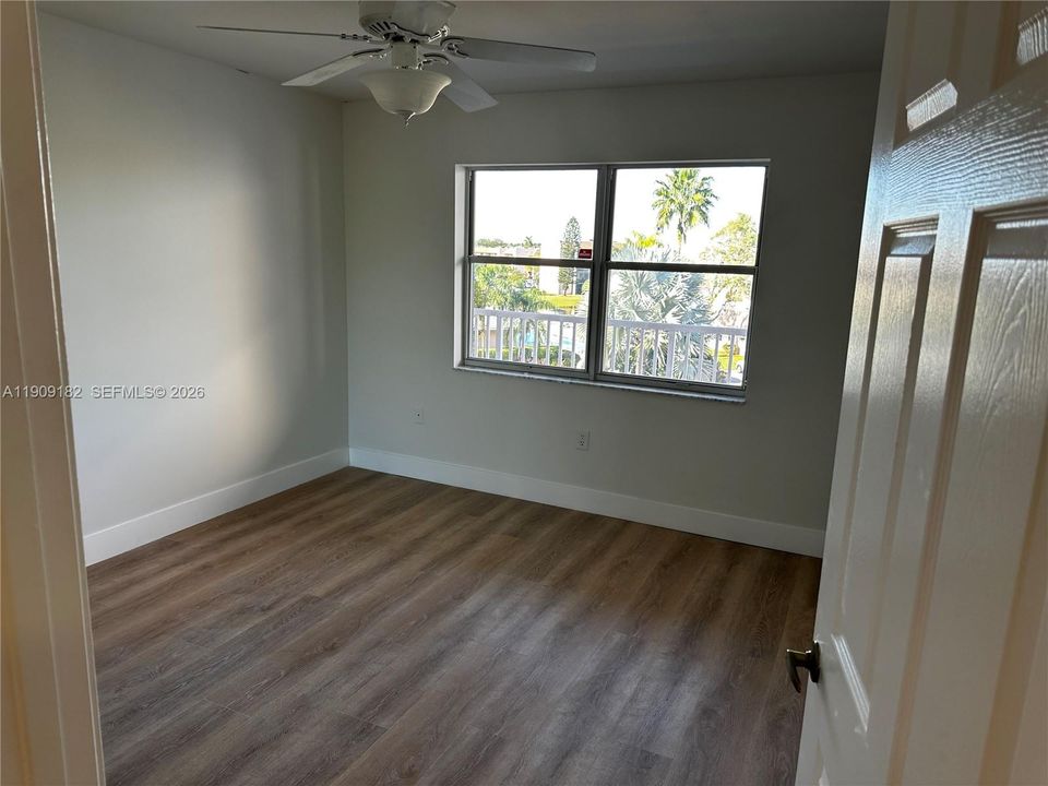 For Sale: $209,500 (2 beds, 2 baths, 1370 Square Feet)