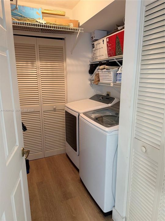 For Sale: $209,500 (2 beds, 2 baths, 1370 Square Feet)