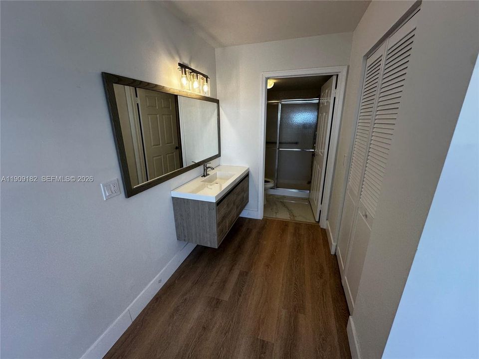 For Sale: $209,500 (2 beds, 2 baths, 1370 Square Feet)