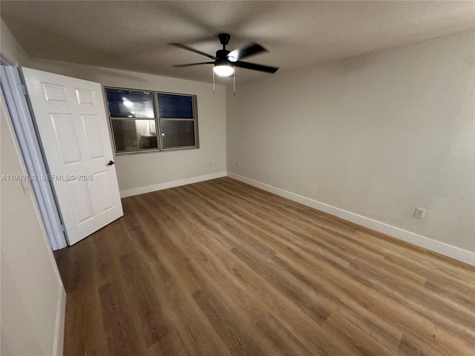 For Sale: $209,500 (2 beds, 2 baths, 1370 Square Feet)