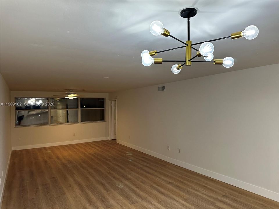 For Sale: $209,500 (2 beds, 2 baths, 1370 Square Feet)