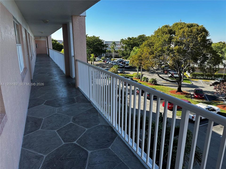 For Sale: $209,500 (2 beds, 2 baths, 1370 Square Feet)