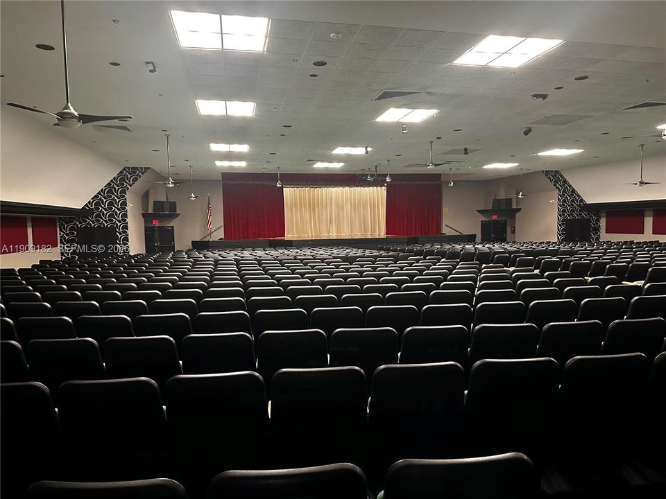 For Sale: $209,500 (2 beds, 2 baths, 1370 Square Feet)