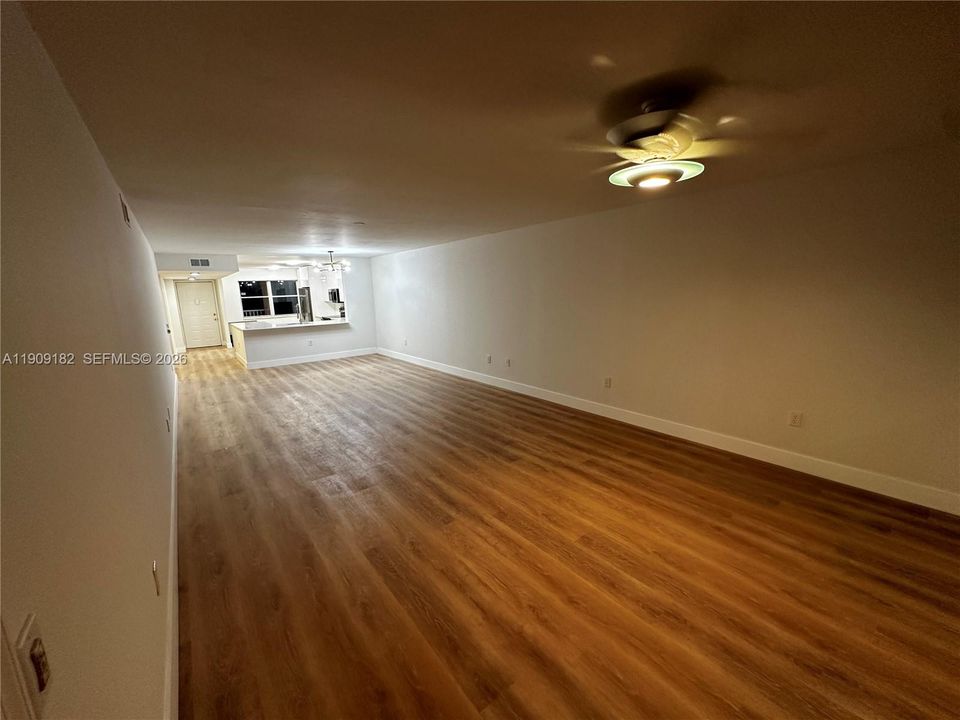 For Sale: $209,500 (2 beds, 2 baths, 1370 Square Feet)