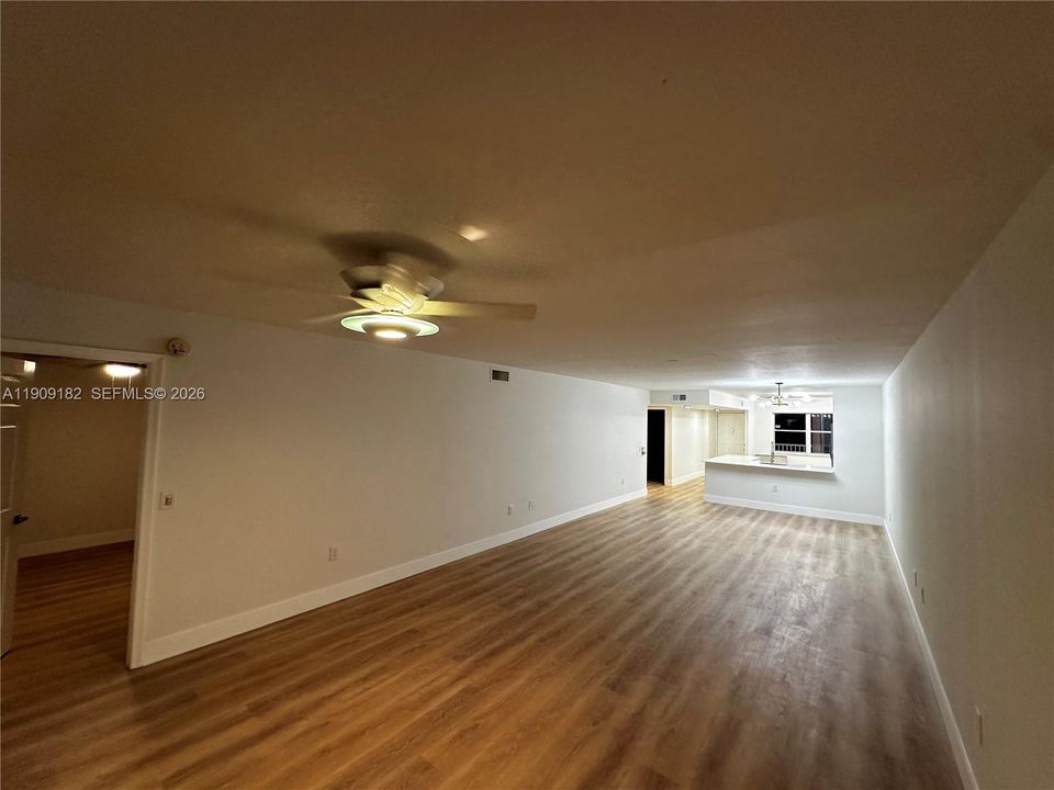For Sale: $209,500 (2 beds, 2 baths, 1370 Square Feet)