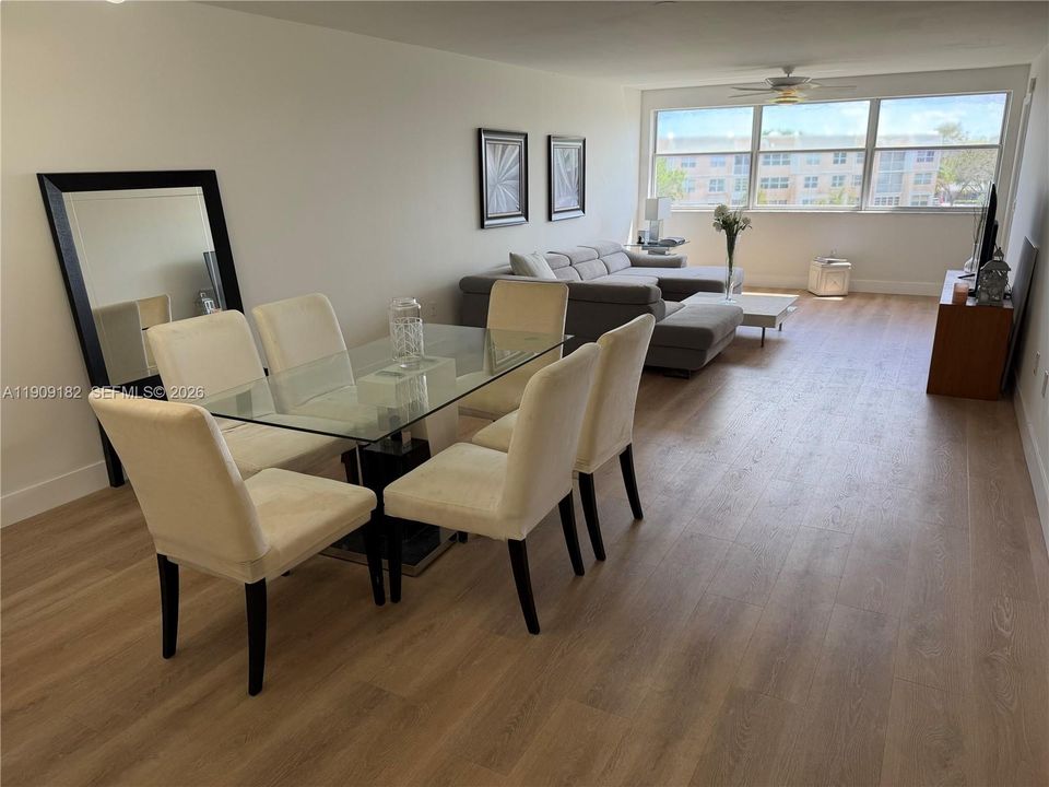 For Sale: $209,500 (2 beds, 2 baths, 1370 Square Feet)