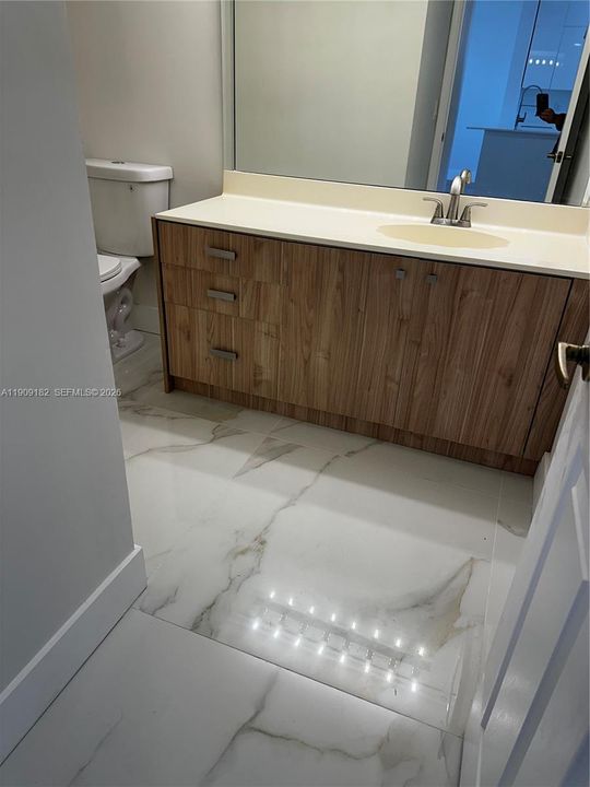 For Sale: $209,500 (2 beds, 2 baths, 1370 Square Feet)