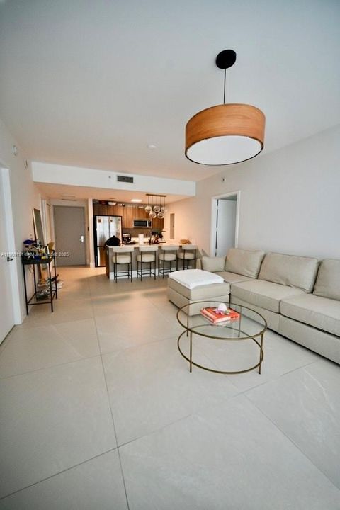 For Sale: $710,000 (2 beds, 2 baths, 1038 Square Feet)