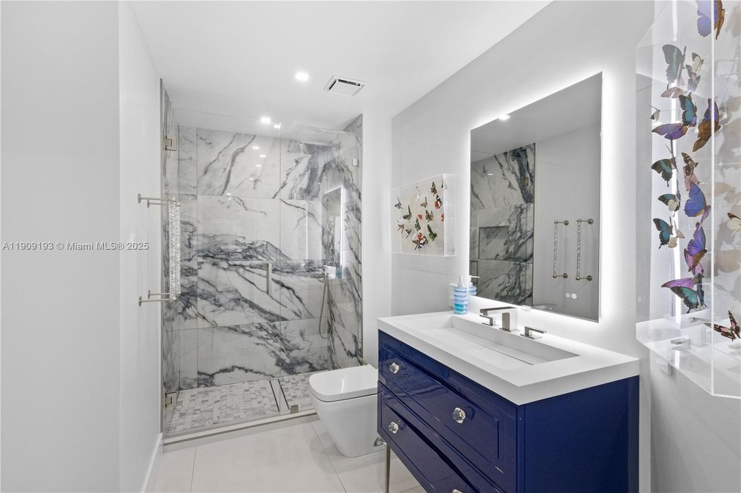 Active With Contract: $1,349,999 (3 beds, 2 baths, 2370 Square Feet)