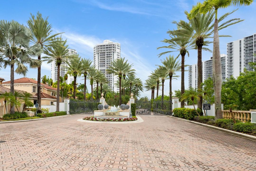 Active With Contract: $1,349,999 (3 beds, 2 baths, 2370 Square Feet)