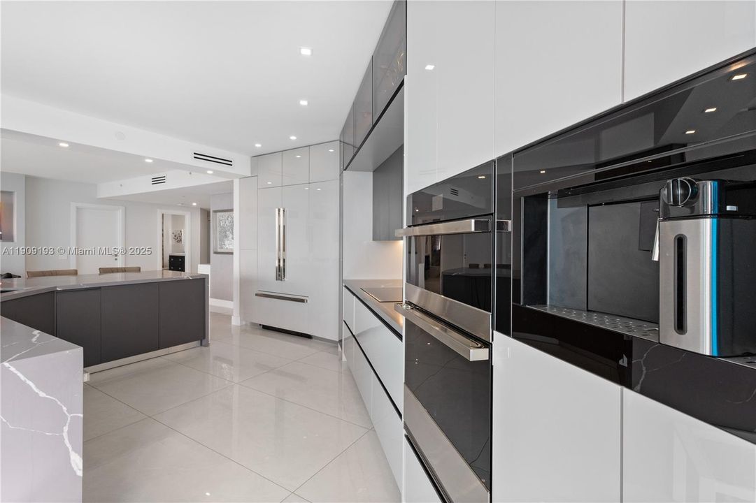 Active With Contract: $1,349,999 (3 beds, 2 baths, 2370 Square Feet)