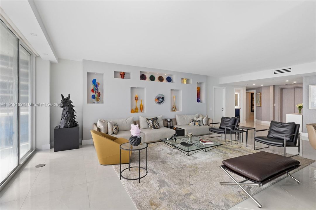 Active With Contract: $1,349,999 (3 beds, 2 baths, 2370 Square Feet)