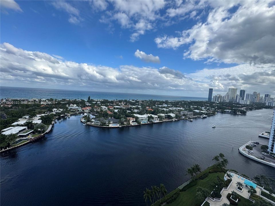 Active With Contract: $1,349,999 (3 beds, 2 baths, 2370 Square Feet)