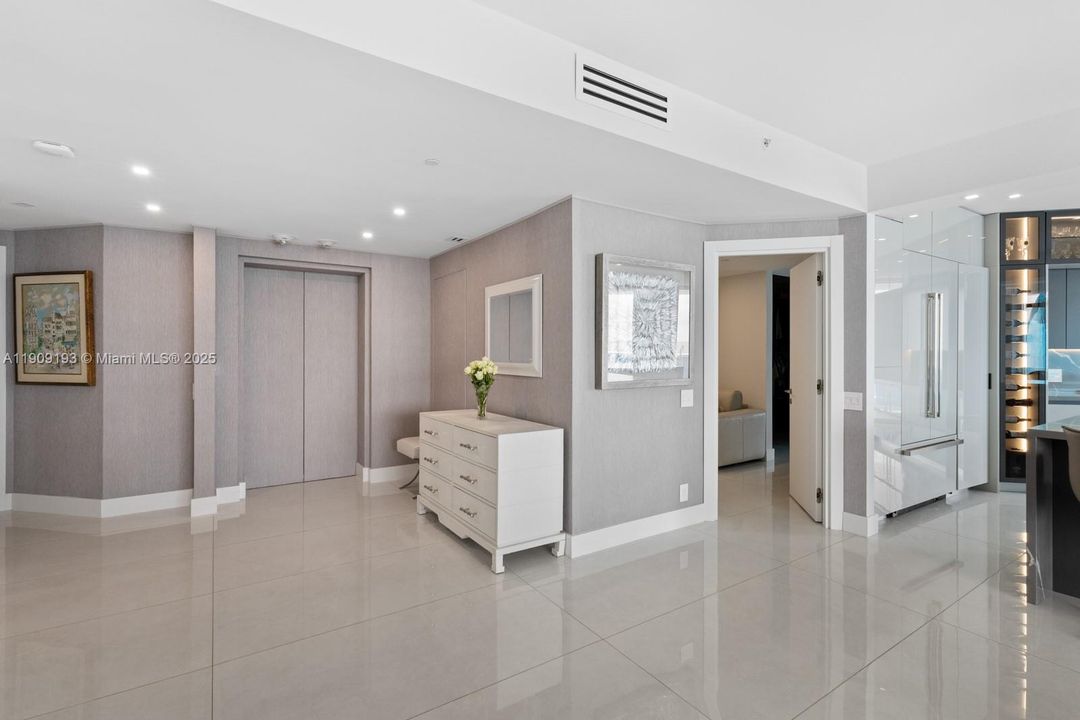 Active With Contract: $1,349,999 (3 beds, 2 baths, 2370 Square Feet)