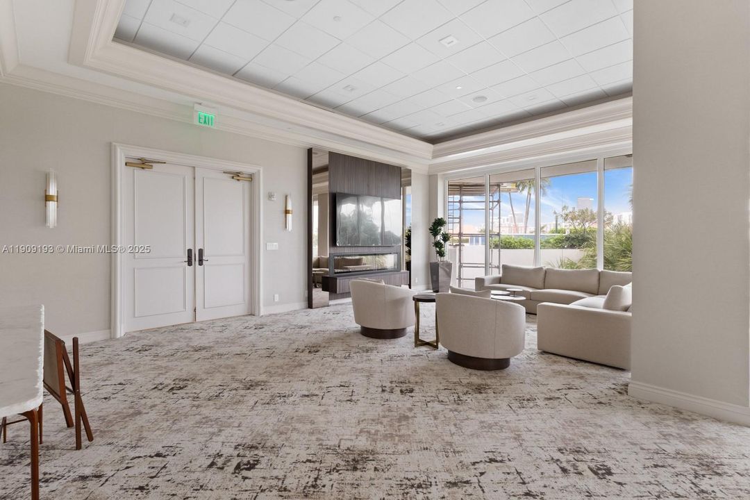 Active With Contract: $1,349,999 (3 beds, 2 baths, 2370 Square Feet)