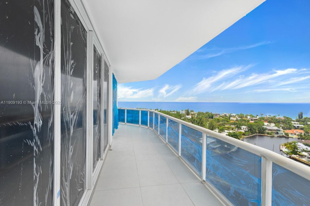 Active With Contract: $1,349,999 (3 beds, 2 baths, 2370 Square Feet)