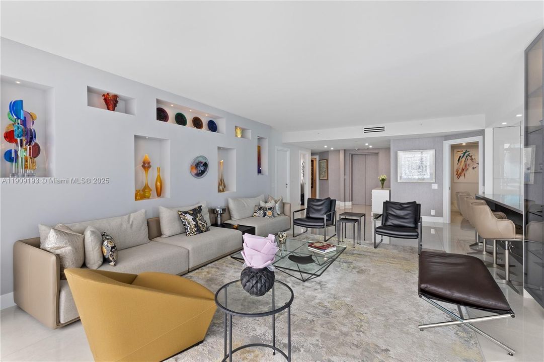 Active With Contract: $1,349,999 (3 beds, 2 baths, 2370 Square Feet)