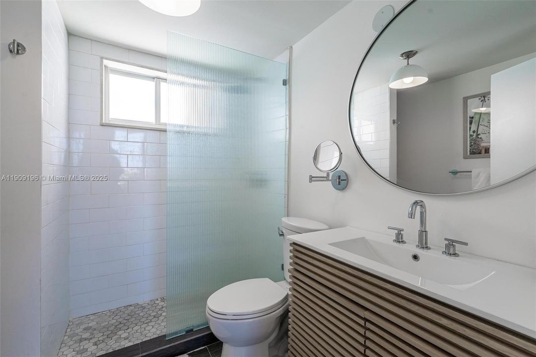 Activo con contrato: $4,000 (2 camas, 3 baños, 1413 Pies cuadrados)