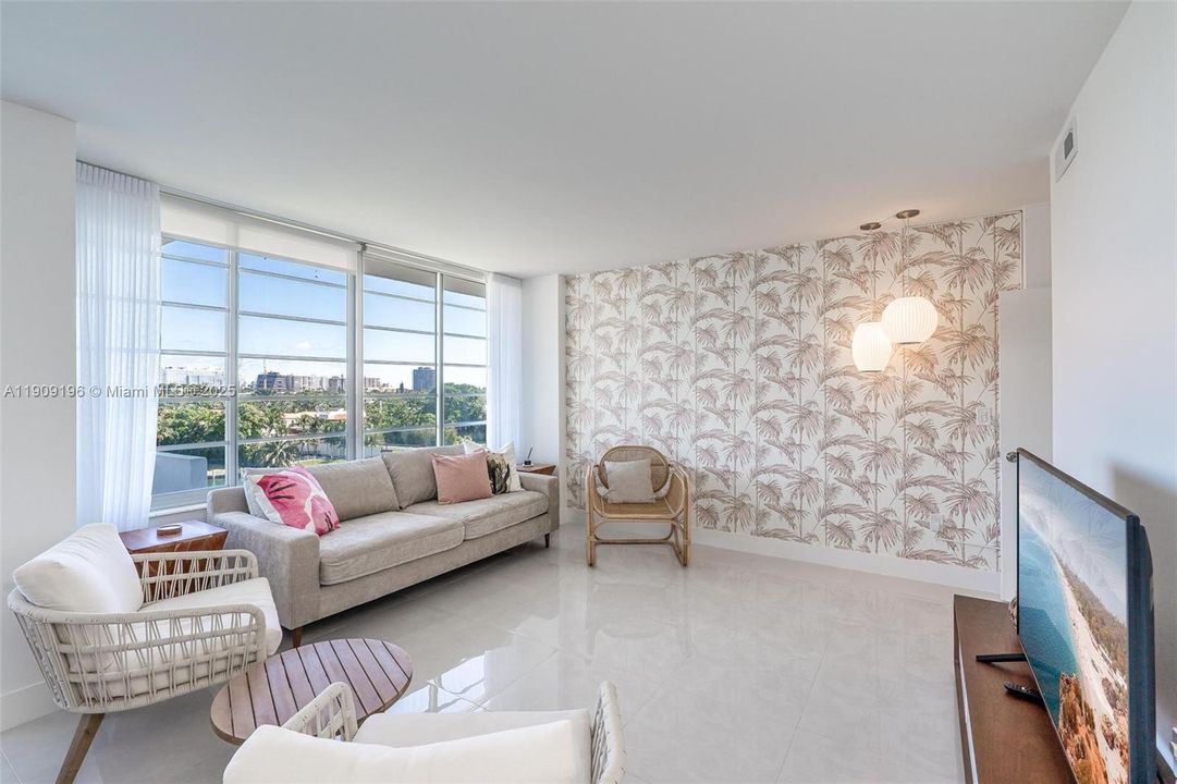 Activo con contrato: $4,000 (2 camas, 3 baños, 1413 Pies cuadrados)