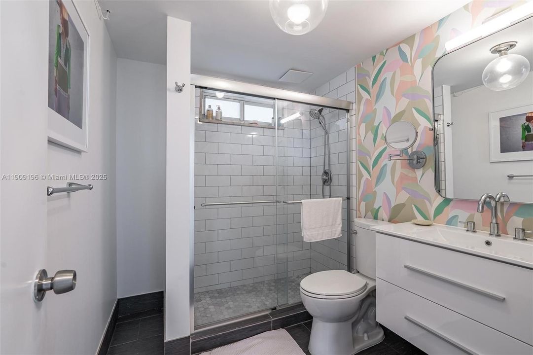 Activo con contrato: $4,000 (2 camas, 3 baños, 1413 Pies cuadrados)