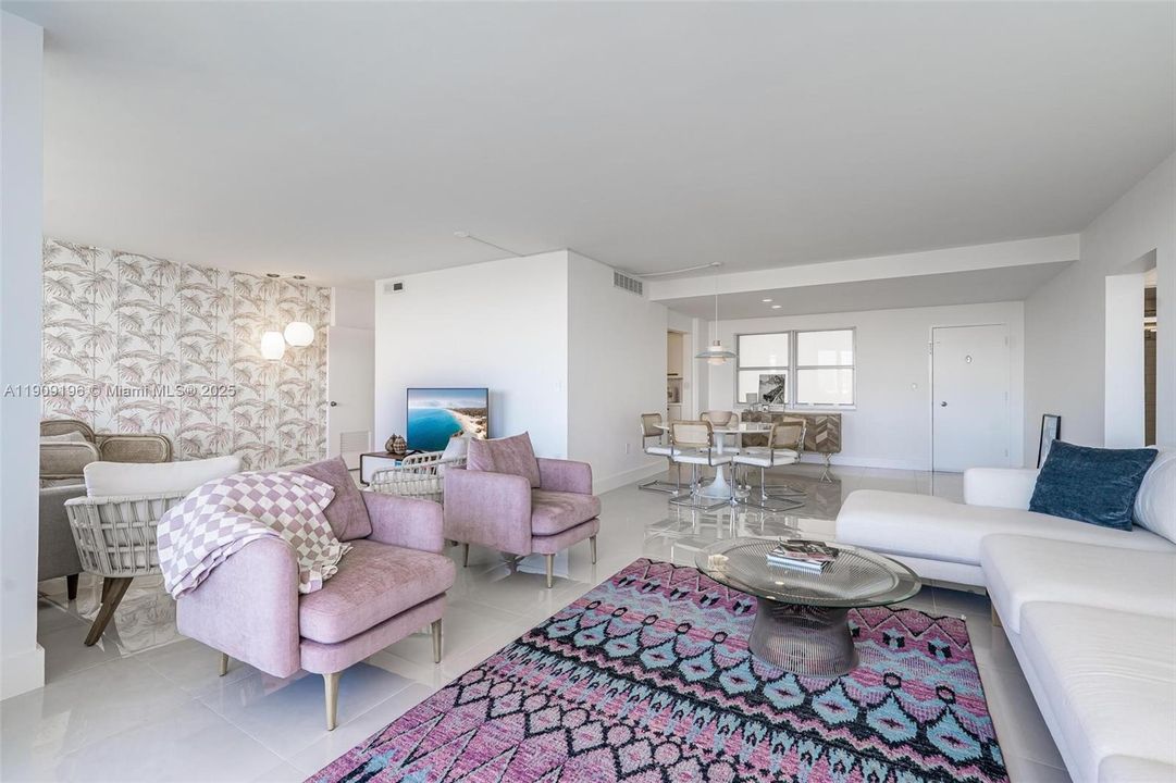 Activo con contrato: $4,000 (2 camas, 3 baños, 1413 Pies cuadrados)