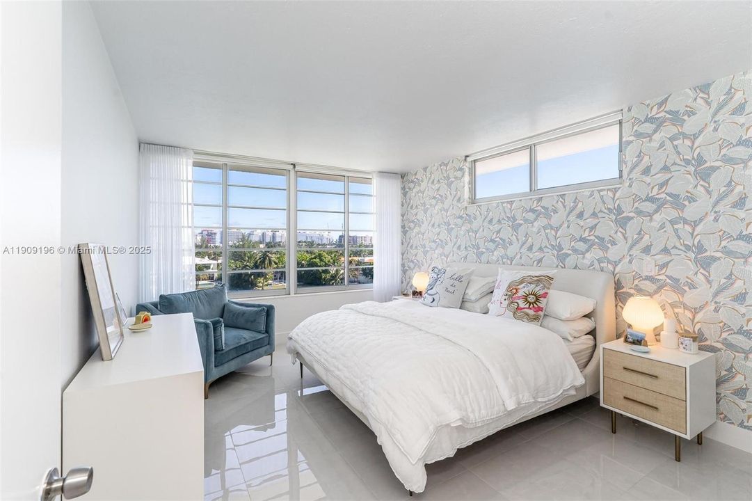 Activo con contrato: $4,000 (2 camas, 3 baños, 1413 Pies cuadrados)