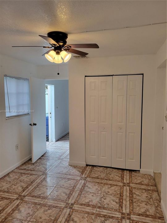 For Rent: $1,200 (1 beds, 1 baths, 480 Square Feet)