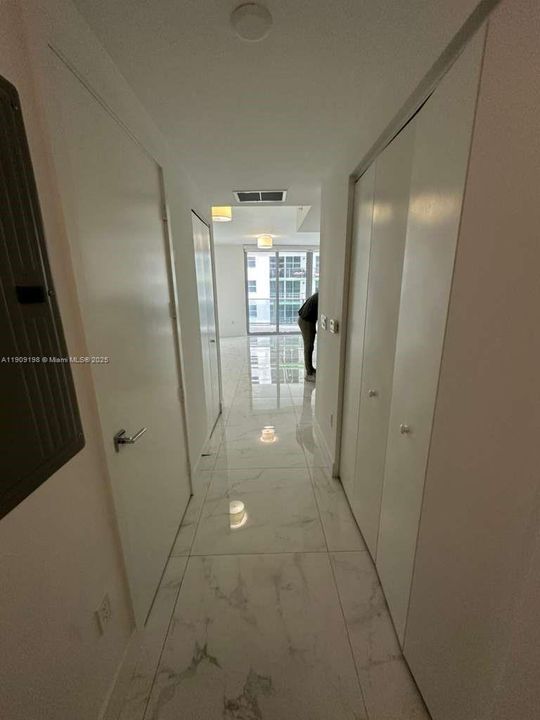 For Rent: $3,600 (1 beds, 1 baths, 745 Square Feet)