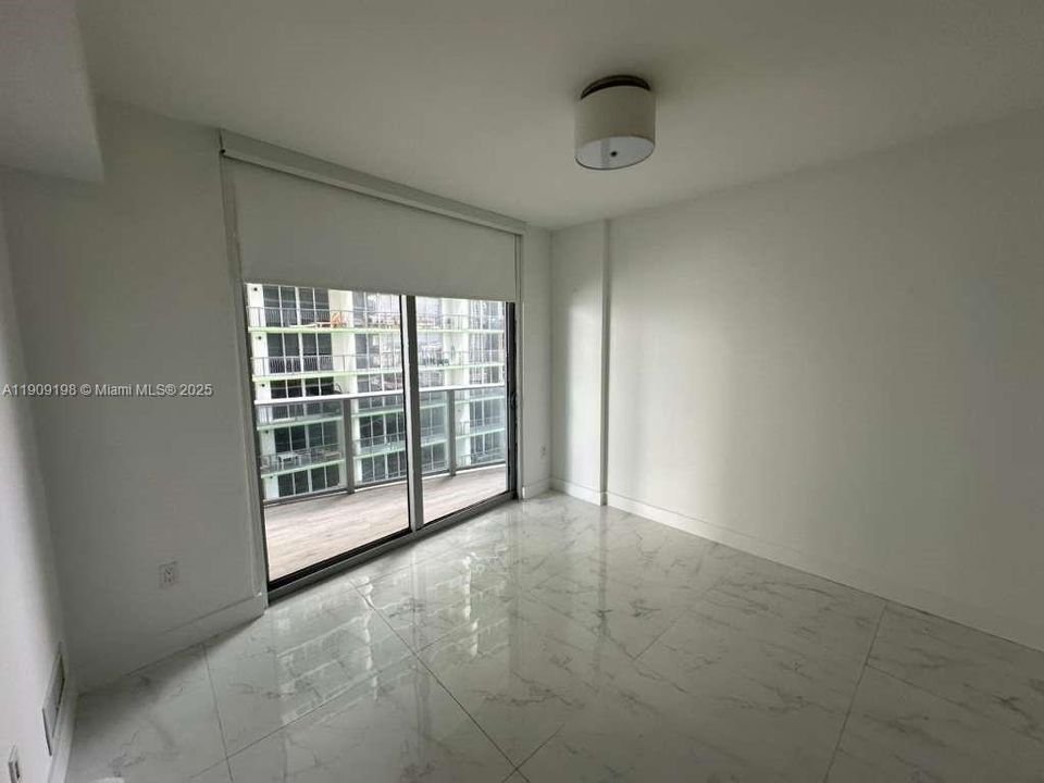 For Rent: $3,600 (1 beds, 1 baths, 745 Square Feet)