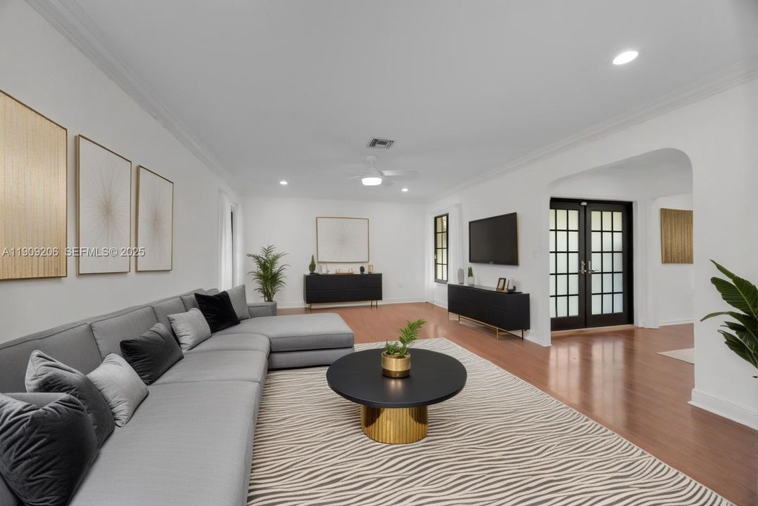 Active With Contract: $975,000 (4 beds, 2 baths, 2130 Square Feet)