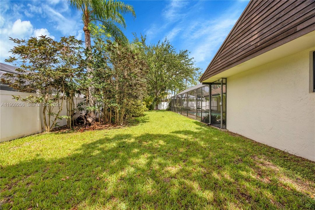 Active With Contract: $975,000 (4 beds, 2 baths, 2130 Square Feet)