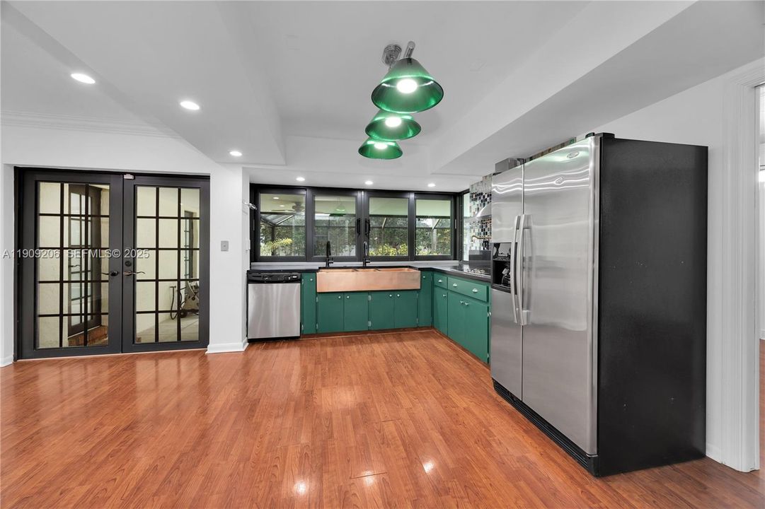 Active With Contract: $975,000 (4 beds, 2 baths, 2130 Square Feet)