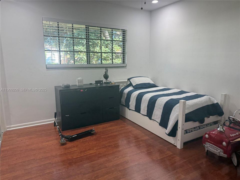 Active With Contract: $975,000 (4 beds, 2 baths, 2130 Square Feet)