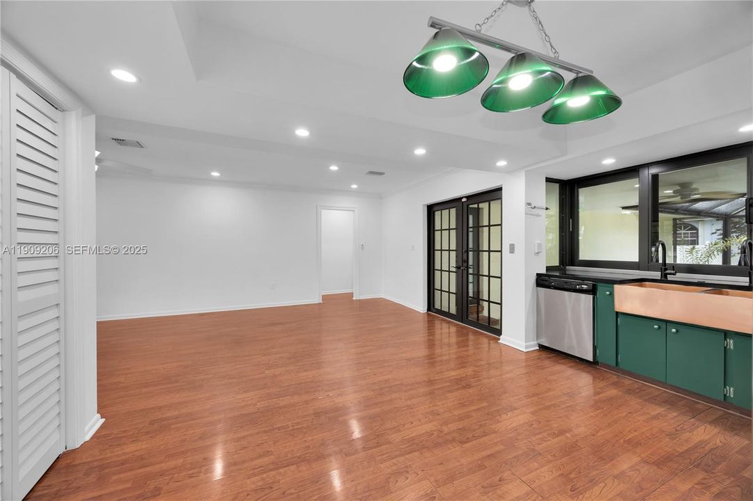 Active With Contract: $975,000 (4 beds, 2 baths, 2130 Square Feet)