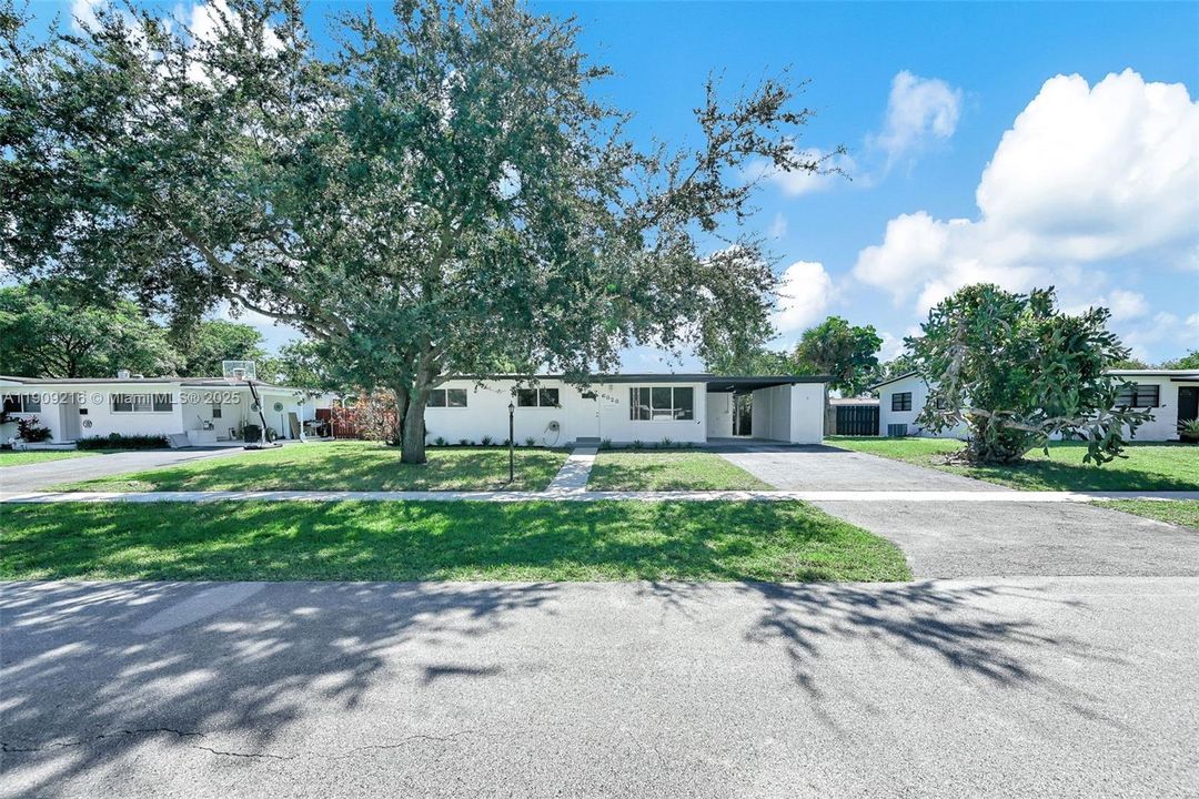 For Sale: $439,000 (4 beds, 1 baths, 1412 Square Feet)