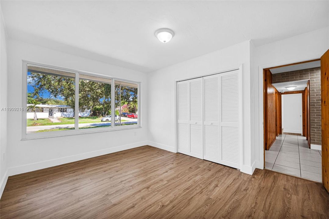 For Sale: $439,000 (4 beds, 1 baths, 1412 Square Feet)