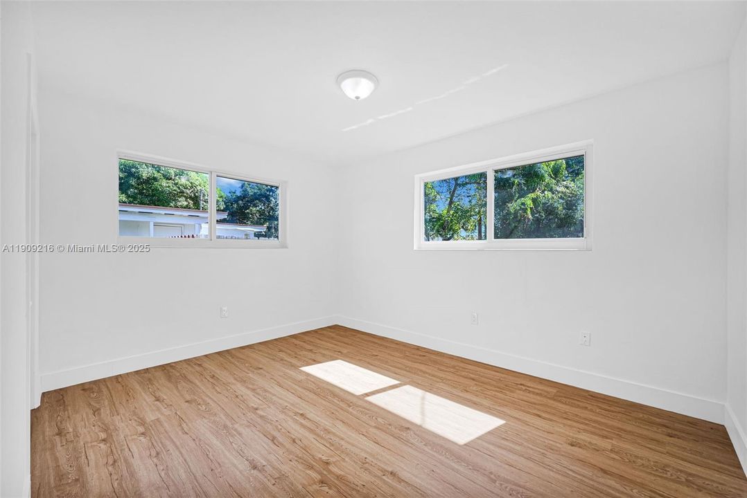 For Sale: $439,000 (4 beds, 1 baths, 1412 Square Feet)